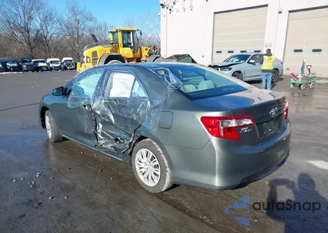 2014 Toyota Camry Le z USA, uszkodzony, nr VIN 4T4BF1FK0ER375961
